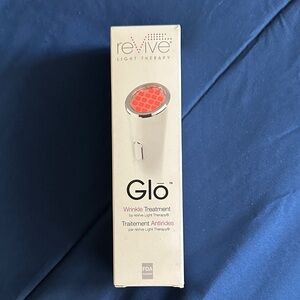 ✨NWB Glo Wrinkle Treatment Device - White with Red Light